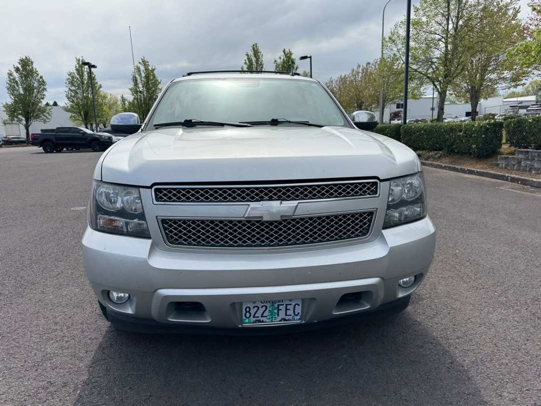 2011 Chevrolet Avalanche 1500 LTZ - Image 2