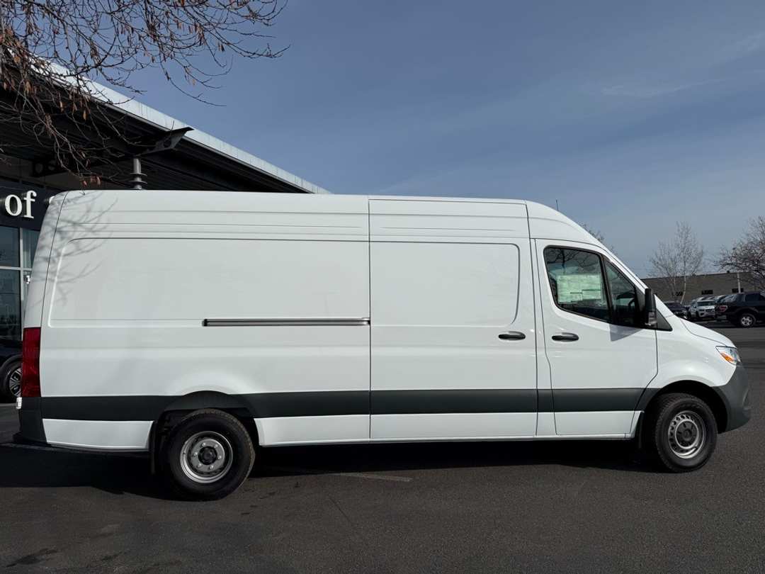 2024 Mercedes-Benz Sprinter 3500 Cargo 170 WB - Image 5