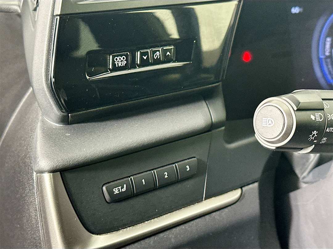 2023 Lexus Rz 450e Premium - Image 10