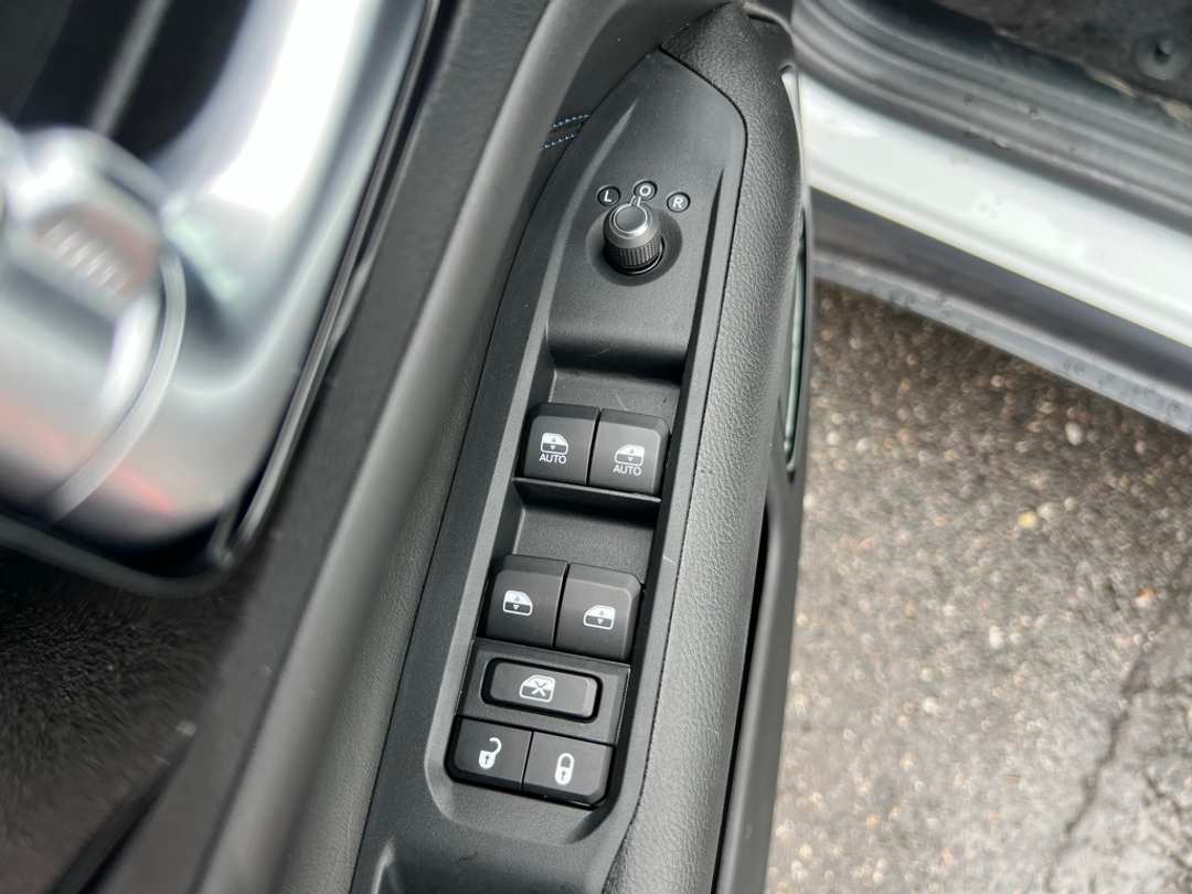 2026 Jeep Compass Latitude - Image 11