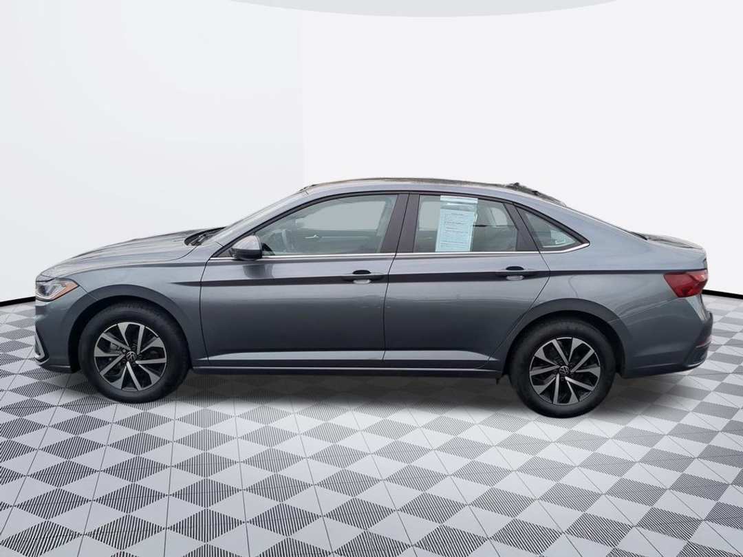 2025 Volkswagen Jetta 1.5T S - Image 3