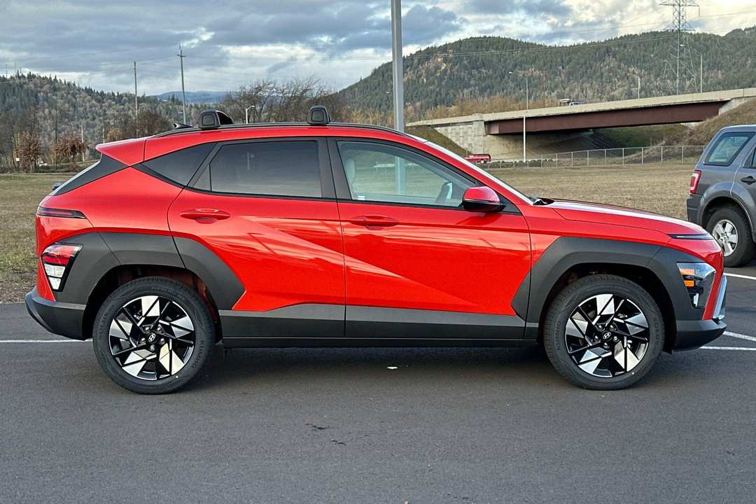 2025 Hyundai Kona SEL - Image 2