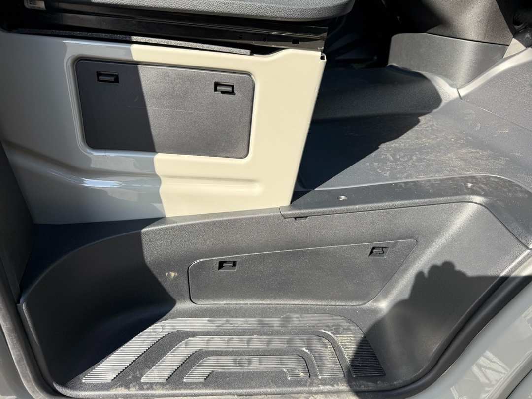 2026 Mercedes-Benz Sprinter 2500 Cargo 170 WB - Image 32