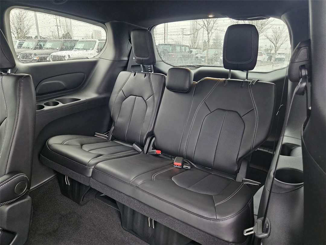 2026 Chrysler Voyager LX - Image 29