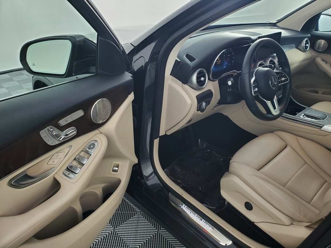 2021 Mercedes-Benz GLC GLC 300 - Image 10