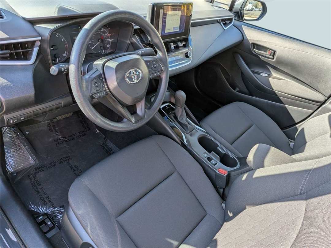 2025 Toyota Corolla LE - Image 13