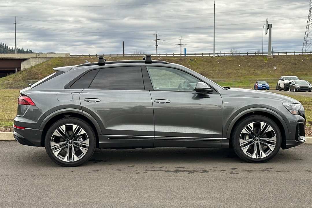 2026 Audi Q8 - Image 2