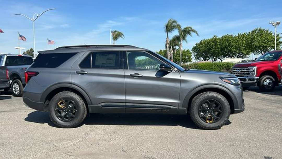 2026 Ford Explorer Tremor - Image 2