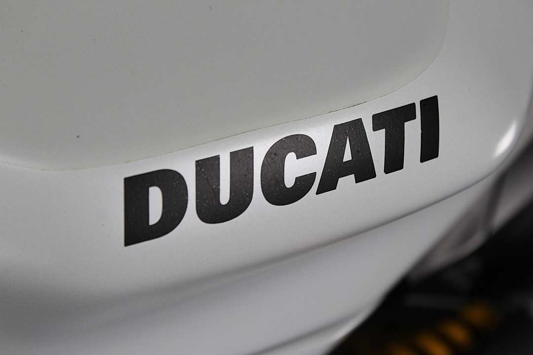 2023 Ducati Panigale V2 - Image 5