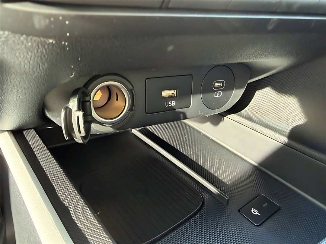 2026 Hyundai Elantra Limited - Image 25