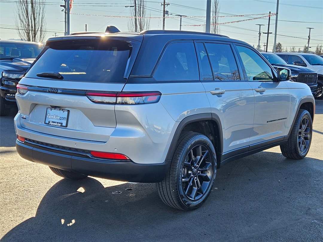 2025 Jeep Grand Cherokee Limited - Image 6