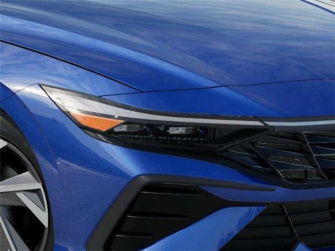 2026 Hyundai Elantra Limited - Image 9