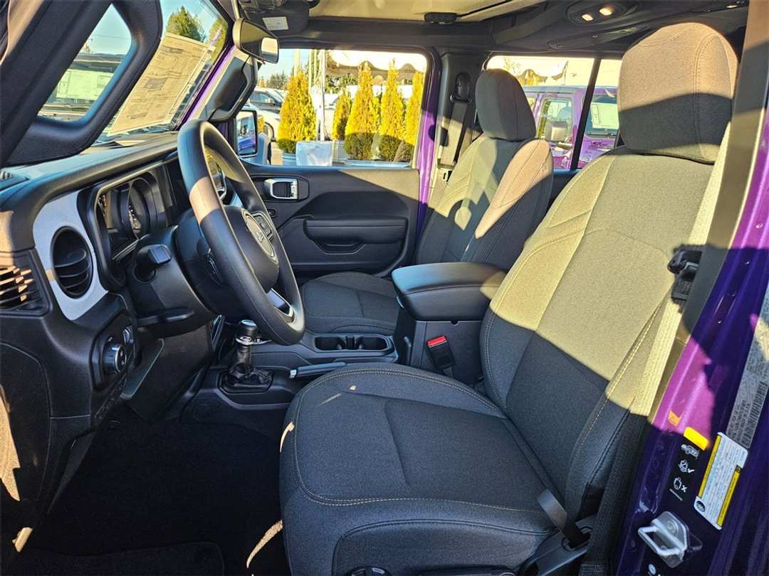 2026 Jeep Gladiator Sport - Image 14