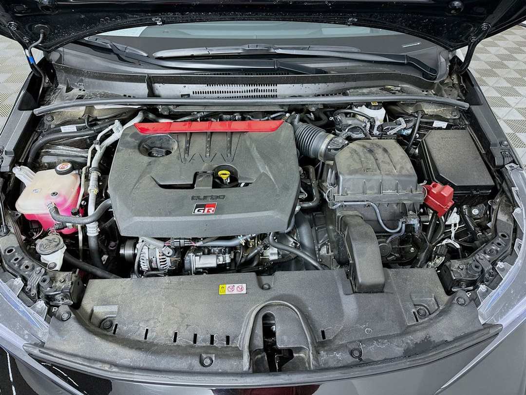 2025 Toyota Gr Corolla Premium - Image 31