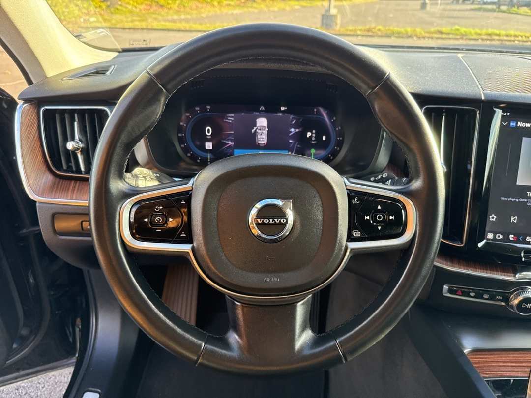 2023 Volvo Xc60 B5 Plus Dark Theme - Image 30