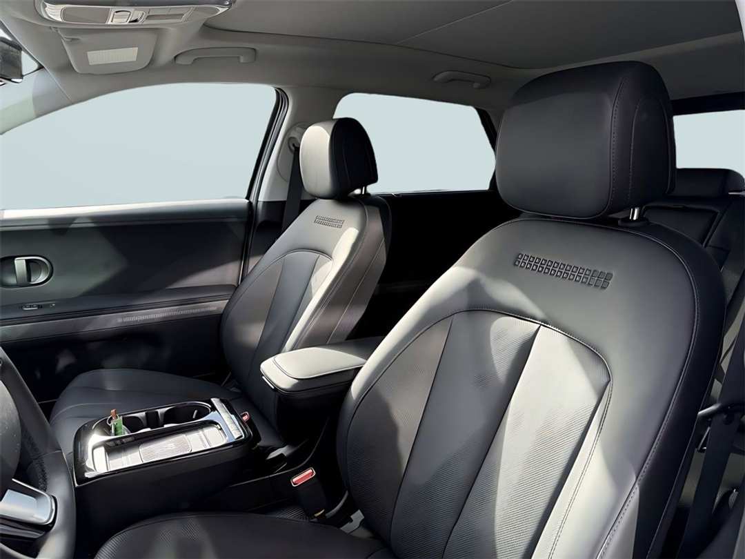 2026 Hyundai Ioniq 5 Limited - Image 14