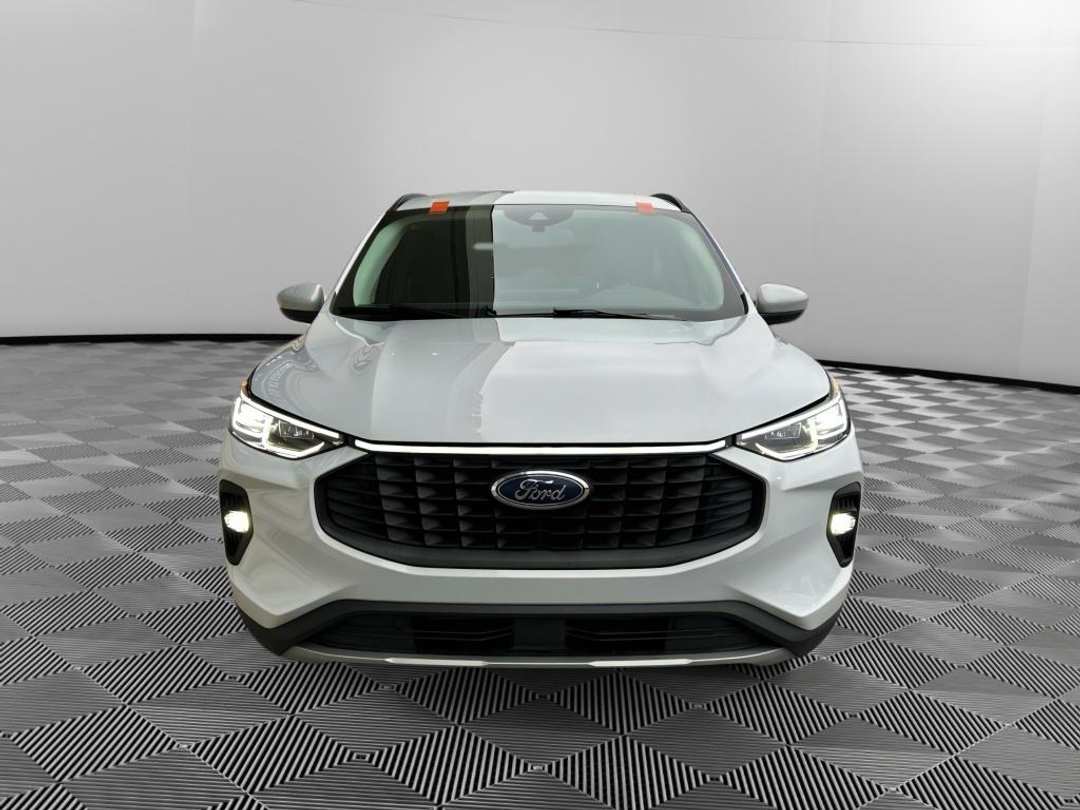 2025 Ford Escape Platinum - Image 2
