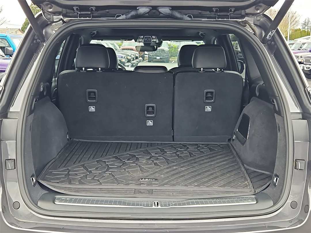 2023 Jeep Grand Cherokee Overland 4xe - Image 24