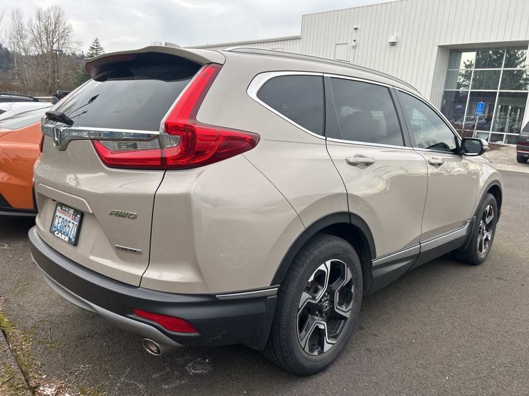 2018 Honda CR-V Touring - Image 2