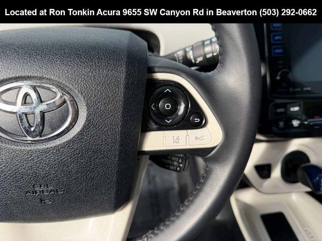 2017 Toyota Prius Three - Image 19