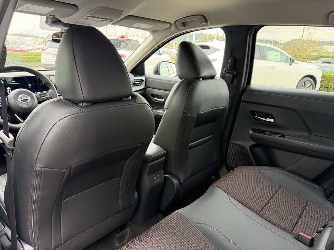 2026 Nissan Kicks SR - Image 33