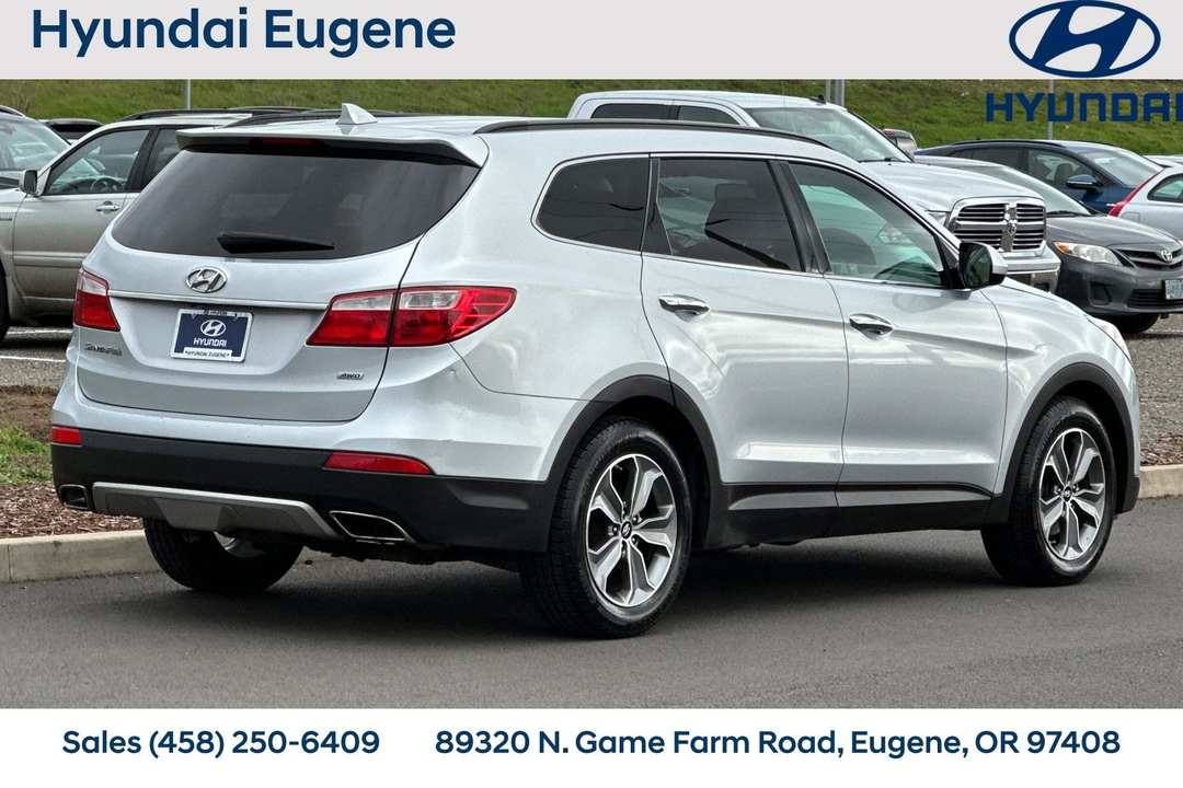 2016 Hyundai Santa Fe SE - Image 3