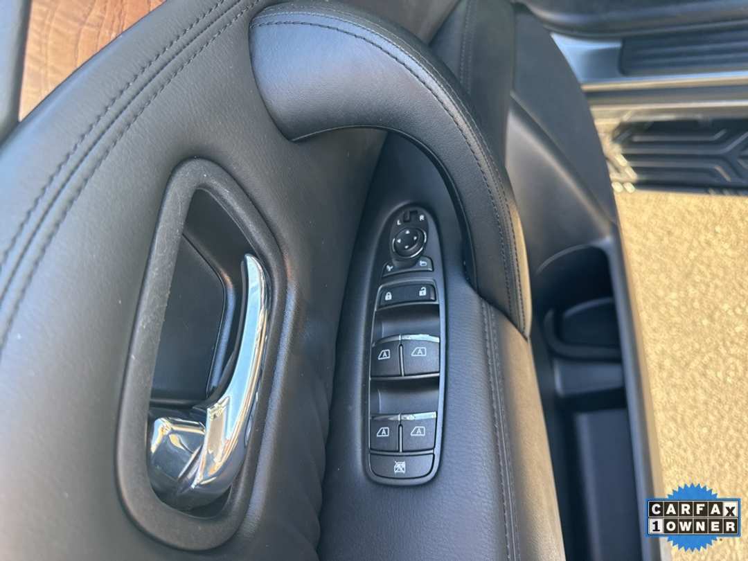 2024 Nissan Armada SL - Image 16