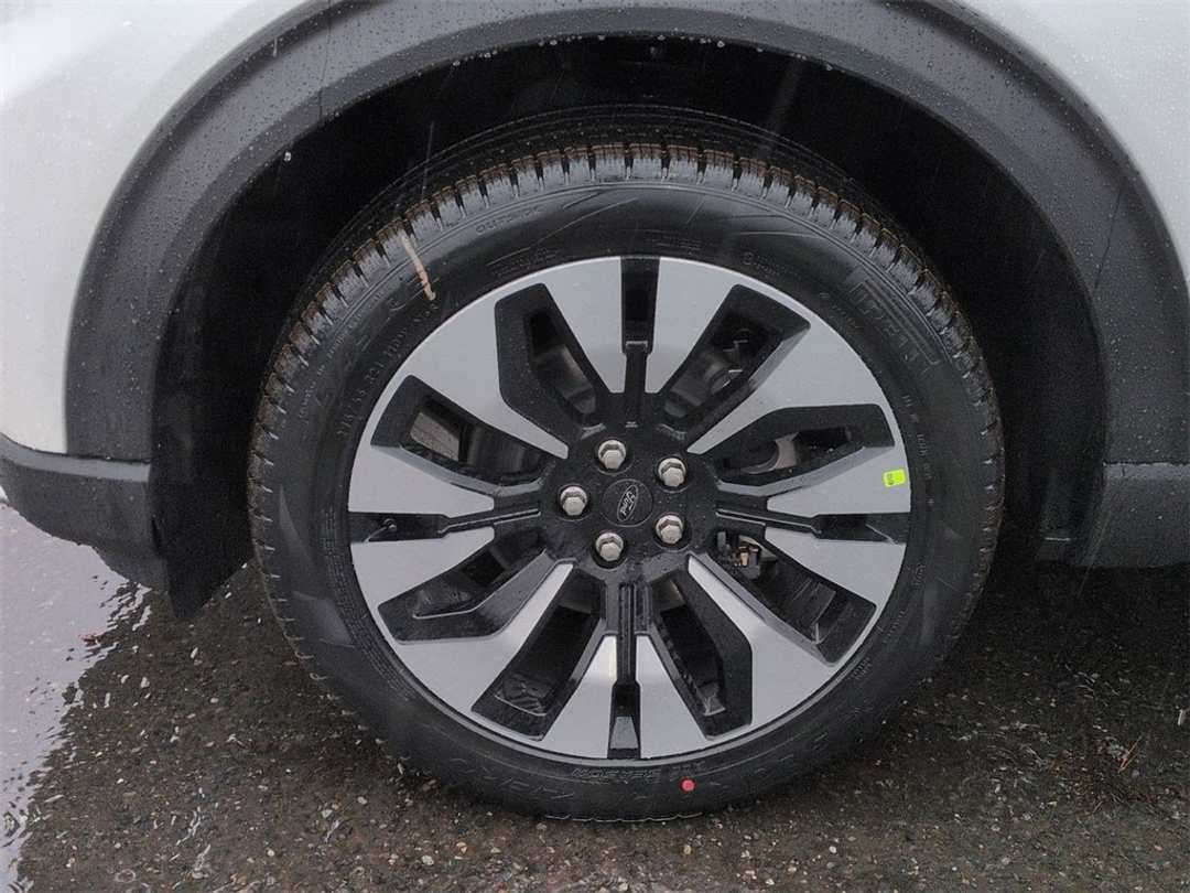 2026 Ford Explorer Platinum - Image 33