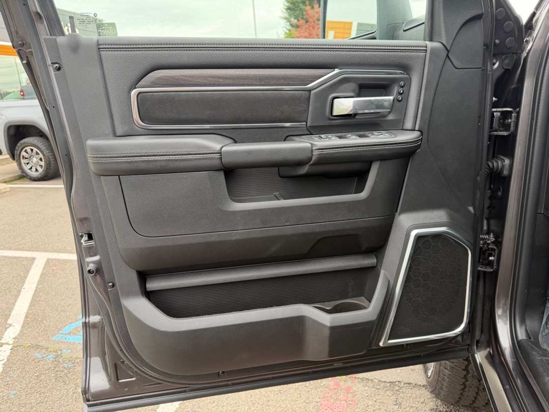 2026 Ram 2500 Laramie - Image 10