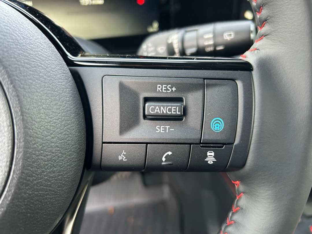 2025 Nissan Kicks SR - Image 14