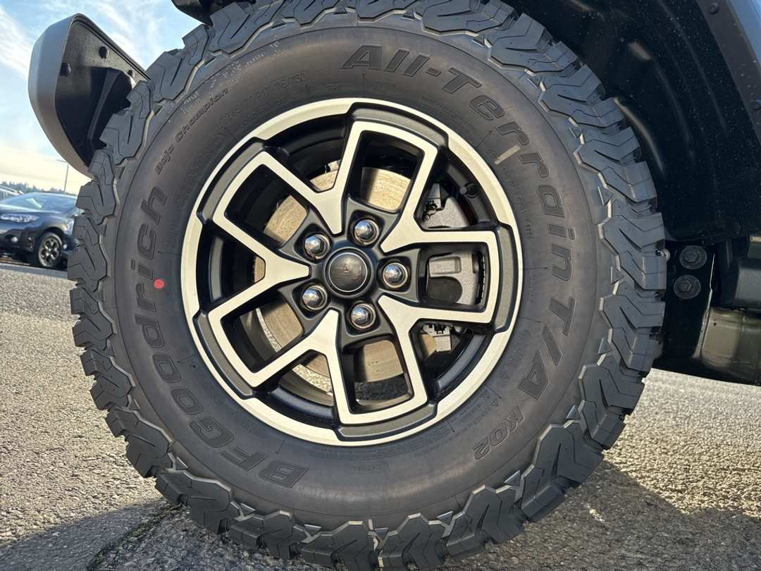 2026 Jeep Wrangler Rubicon - Image 9