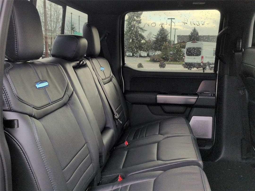 2026 Ford F-250Sd Platinum - Image 30