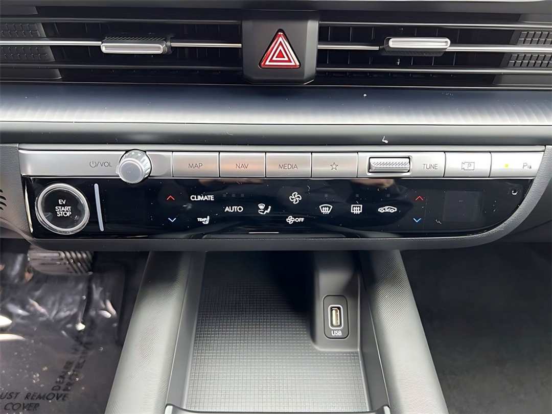2025 Hyundai Ioniq 6 SE - Image 19