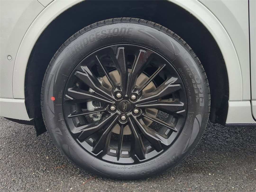 2024 Ford Escape STLine Elite - Image 34