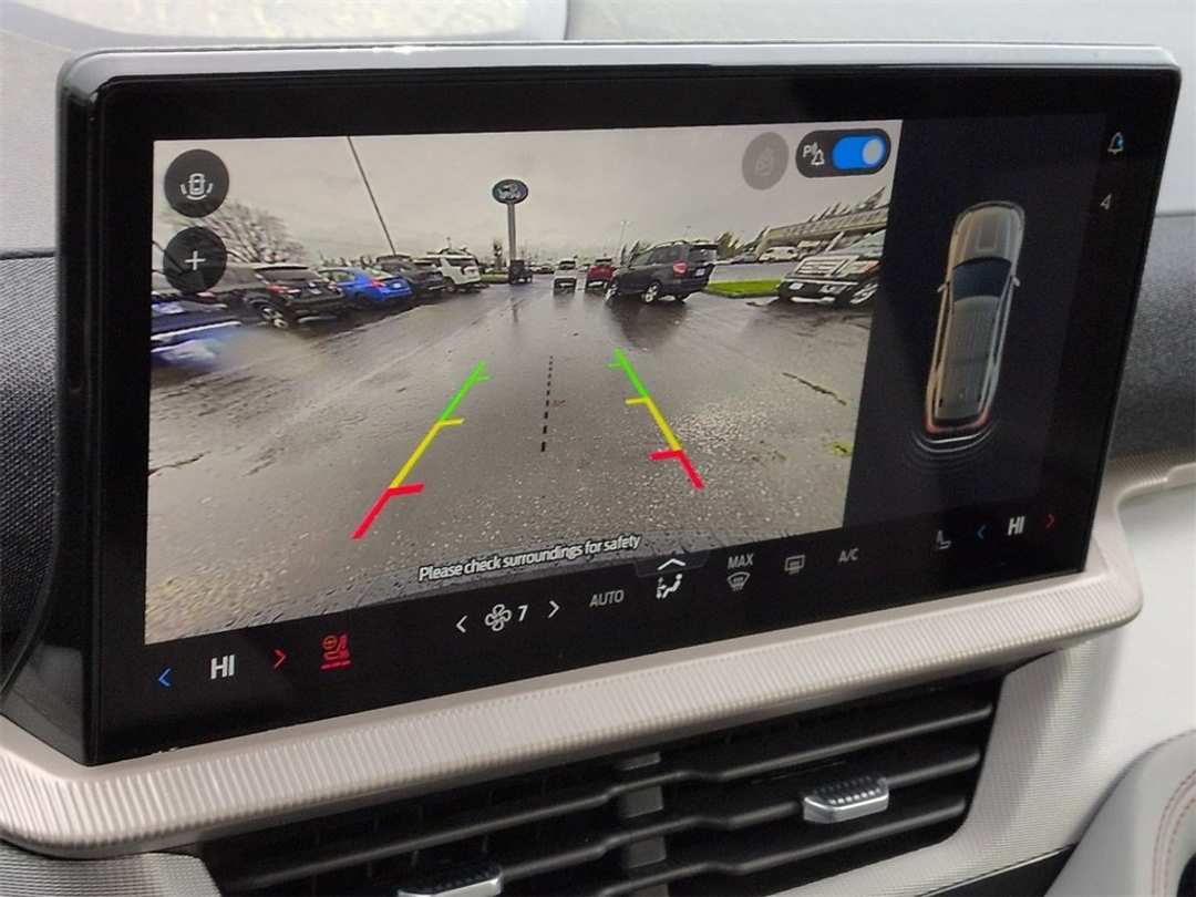 2026 Ford Explorer Active - Image 19