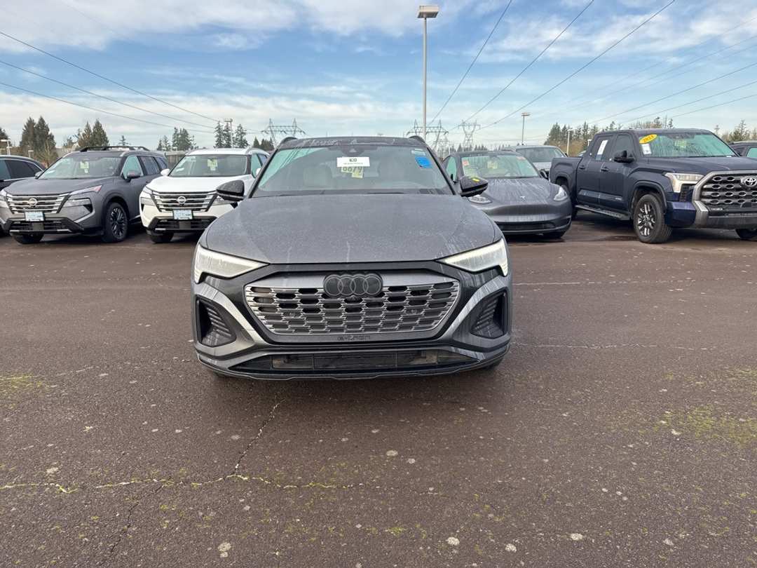 2024 Audi Q8 E-Tron Prestige - Image 2
