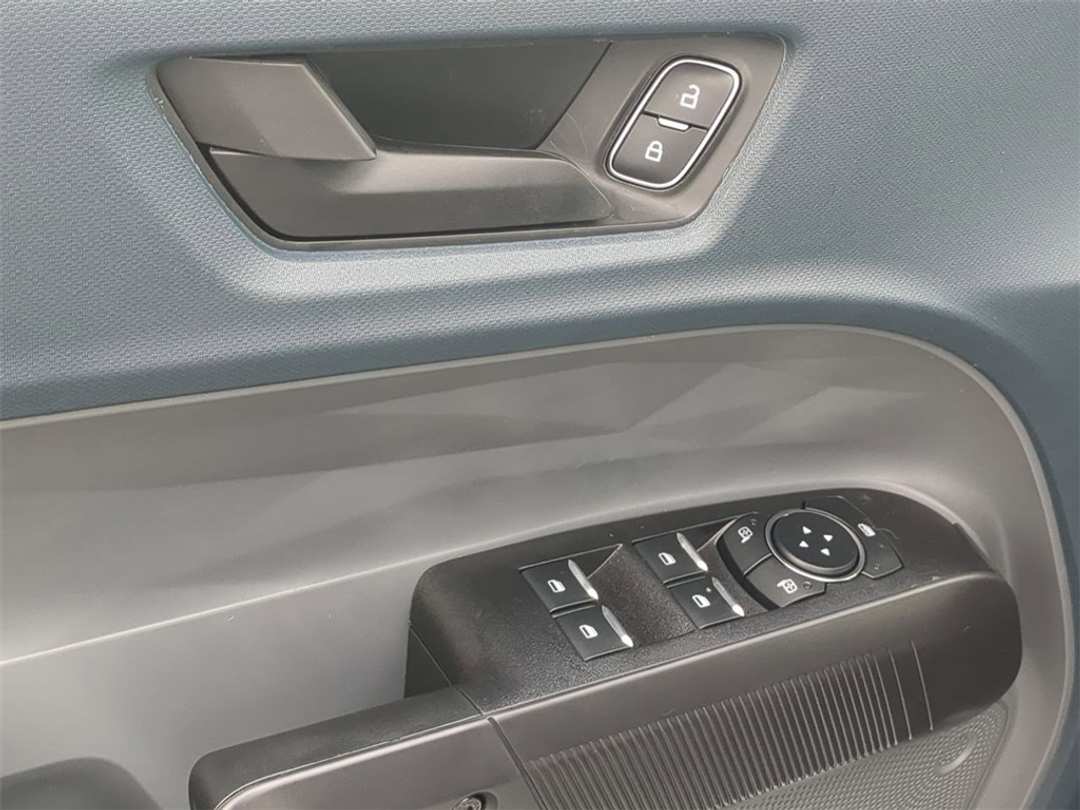 2026 Ford Maverick XL - Image 10