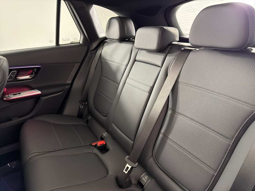 2026 Mercedes-Benz GLC GLC 300 - Image 27