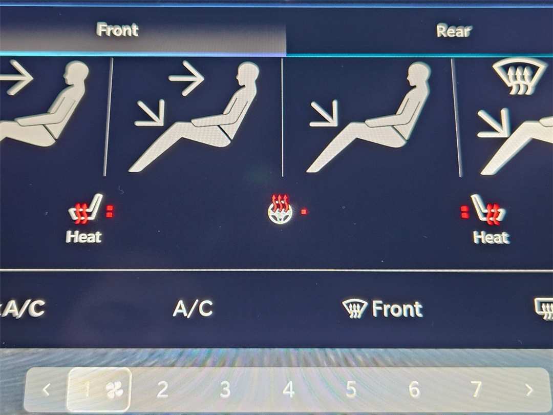 2026 Chrysler Voyager LX - Image 23