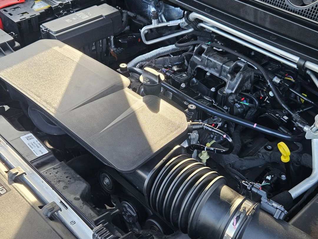 2024 Chevrolet Colorado Work - Image 35