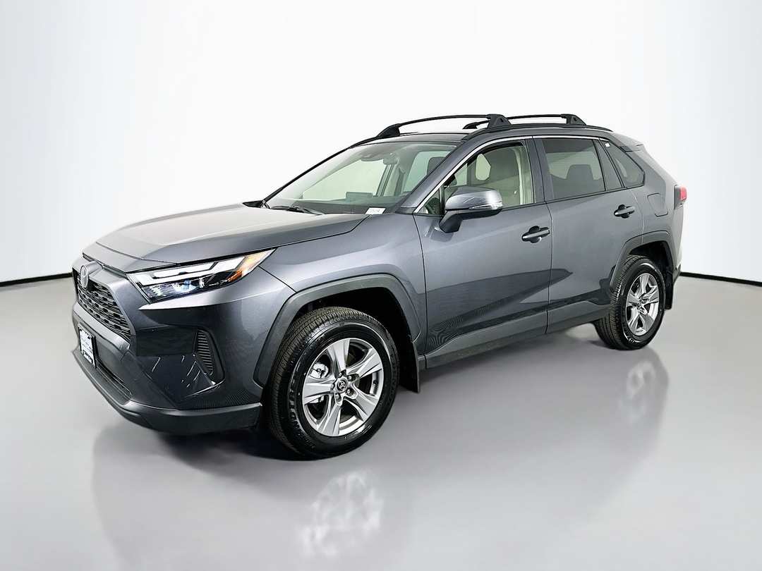 2025 Toyota Rav4 XLE - Image 3