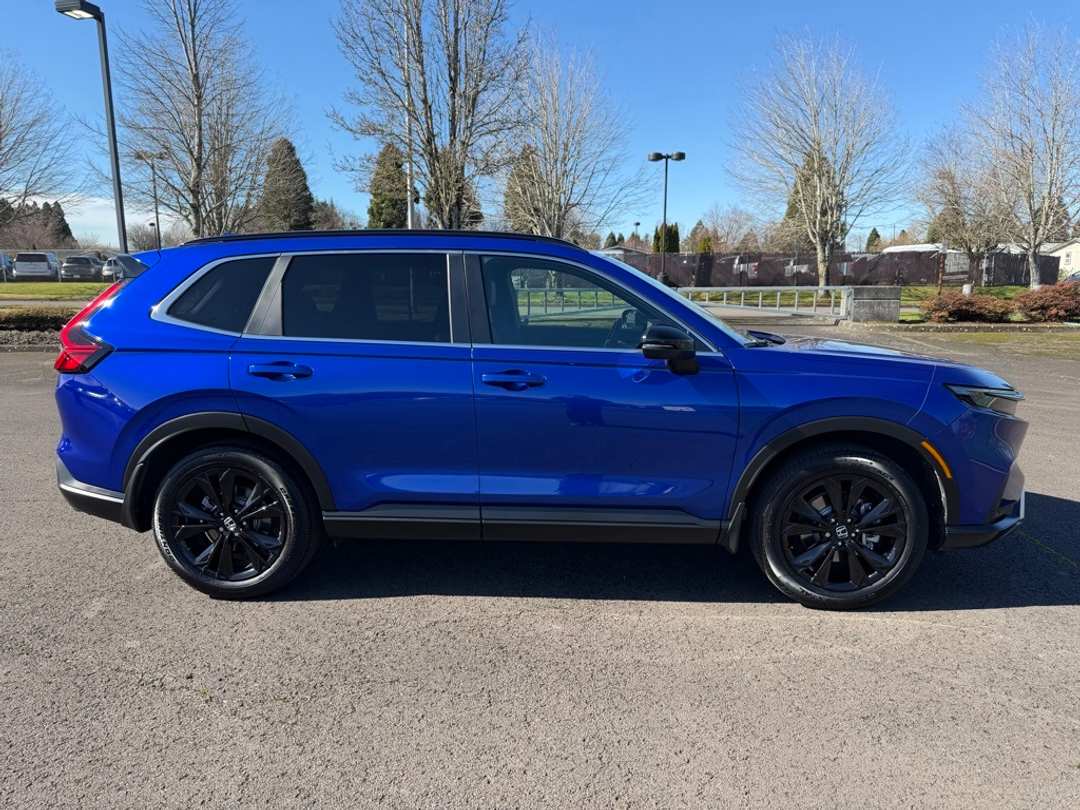 2025 Honda CR-V Sport Touring - Image 9