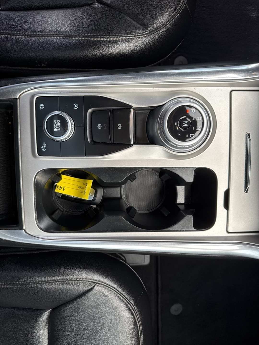 2020 Ford Explorer XLT - Image 38