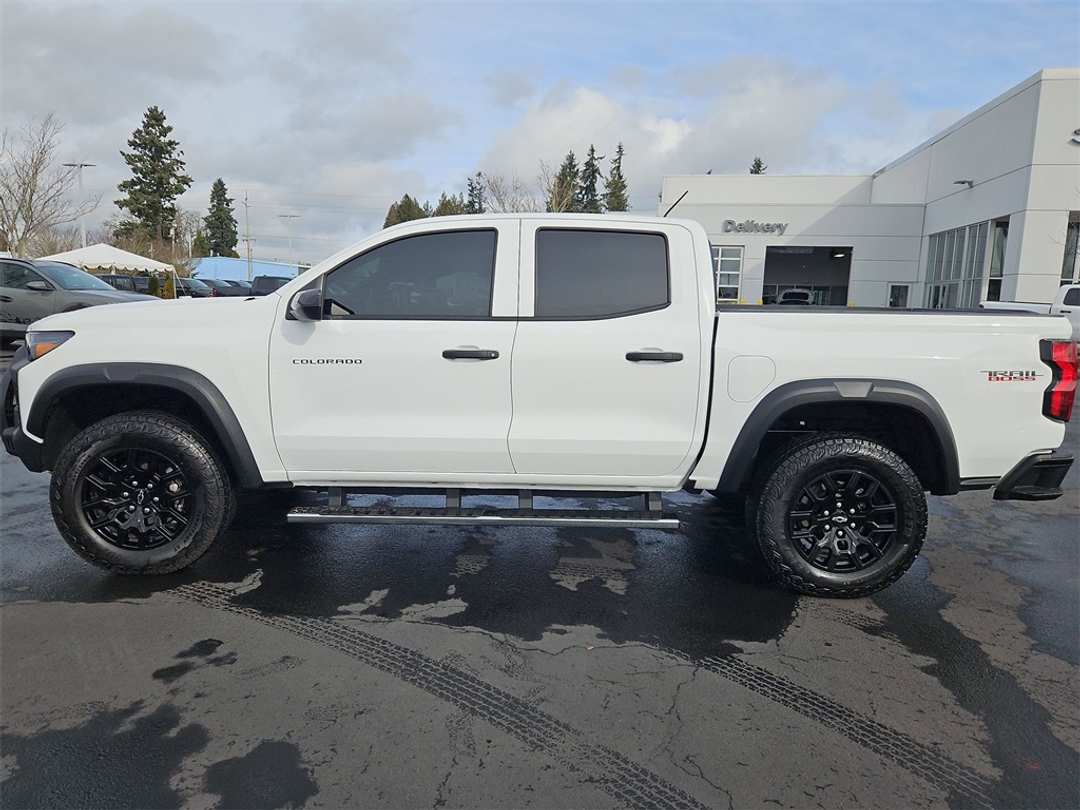2025 Chevrolet Colorado Trail Boss - Image 2