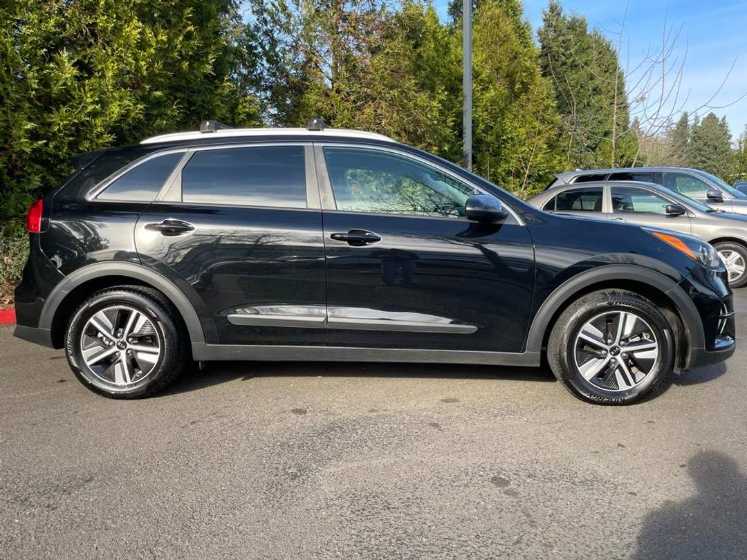 2020 Kia Niro LXS - Image 3