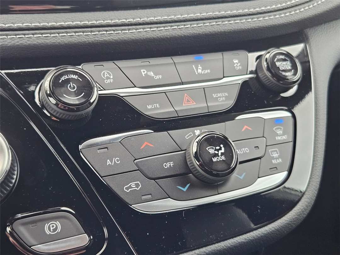 2026 Chrysler Pacifica Select - Image 23