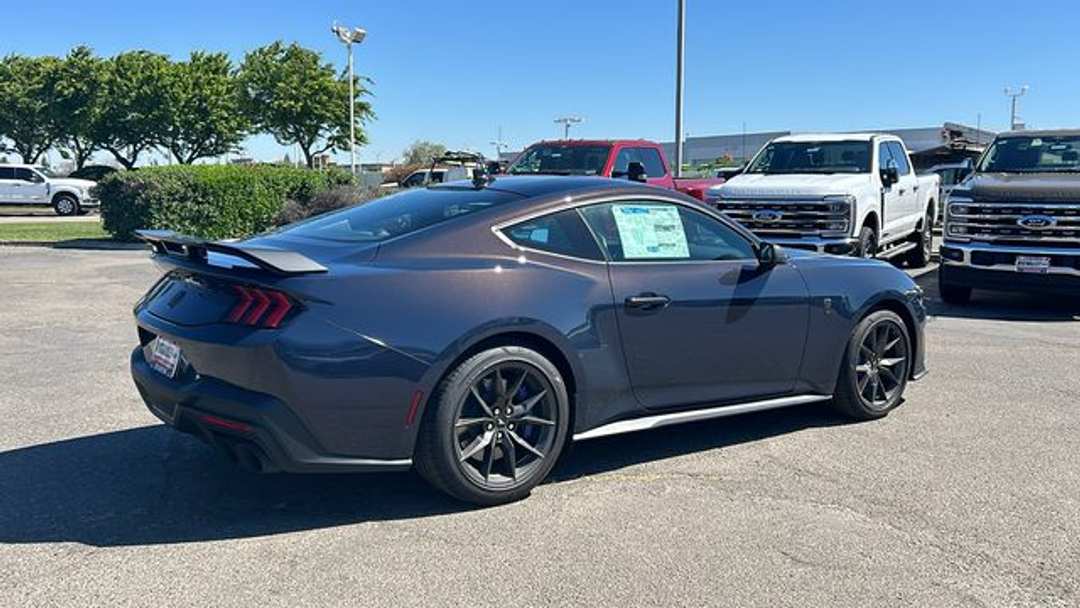 2026 Ford Mustang Dark Horse - Image 3
