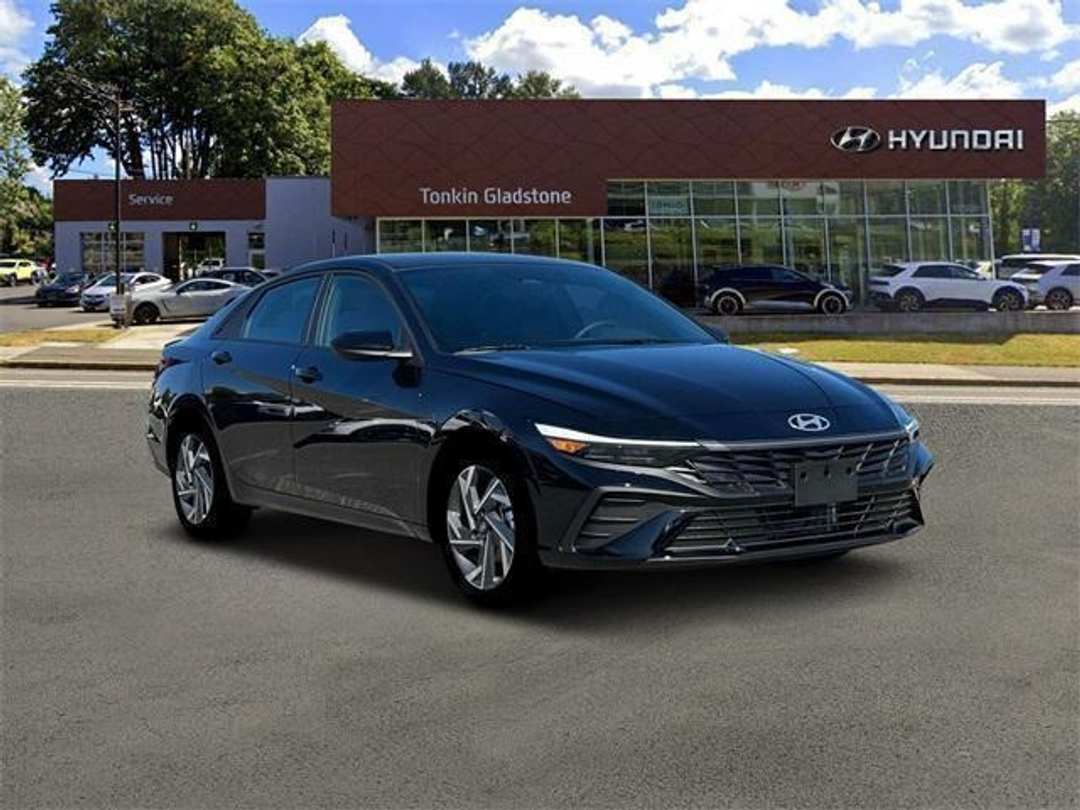 2025 Hyundai Elantra SEL Sport - Image 11