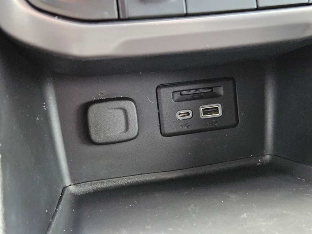 2021 GMC Acadia AT4 - Image 24