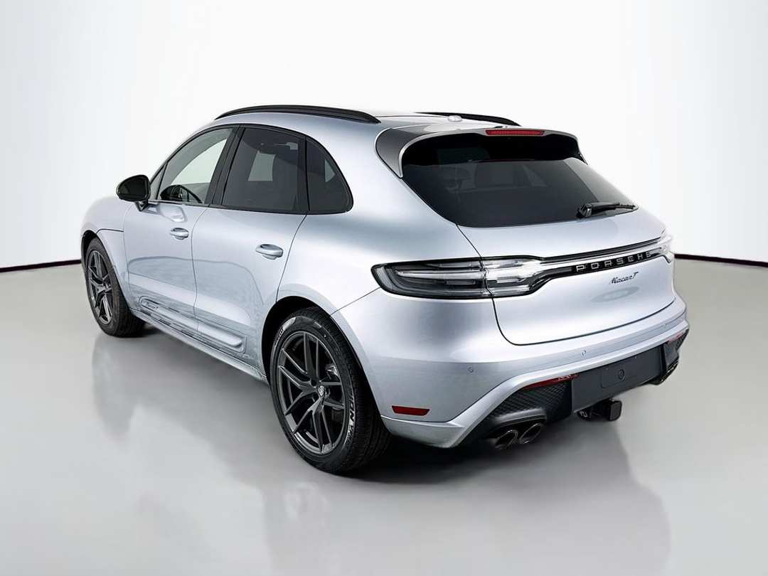 2026 Porsche Macan - Image 3